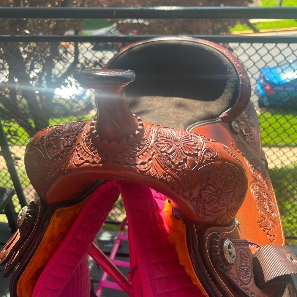 Silver Royal Timber Western Trail Saddle - Picture 3 of 11